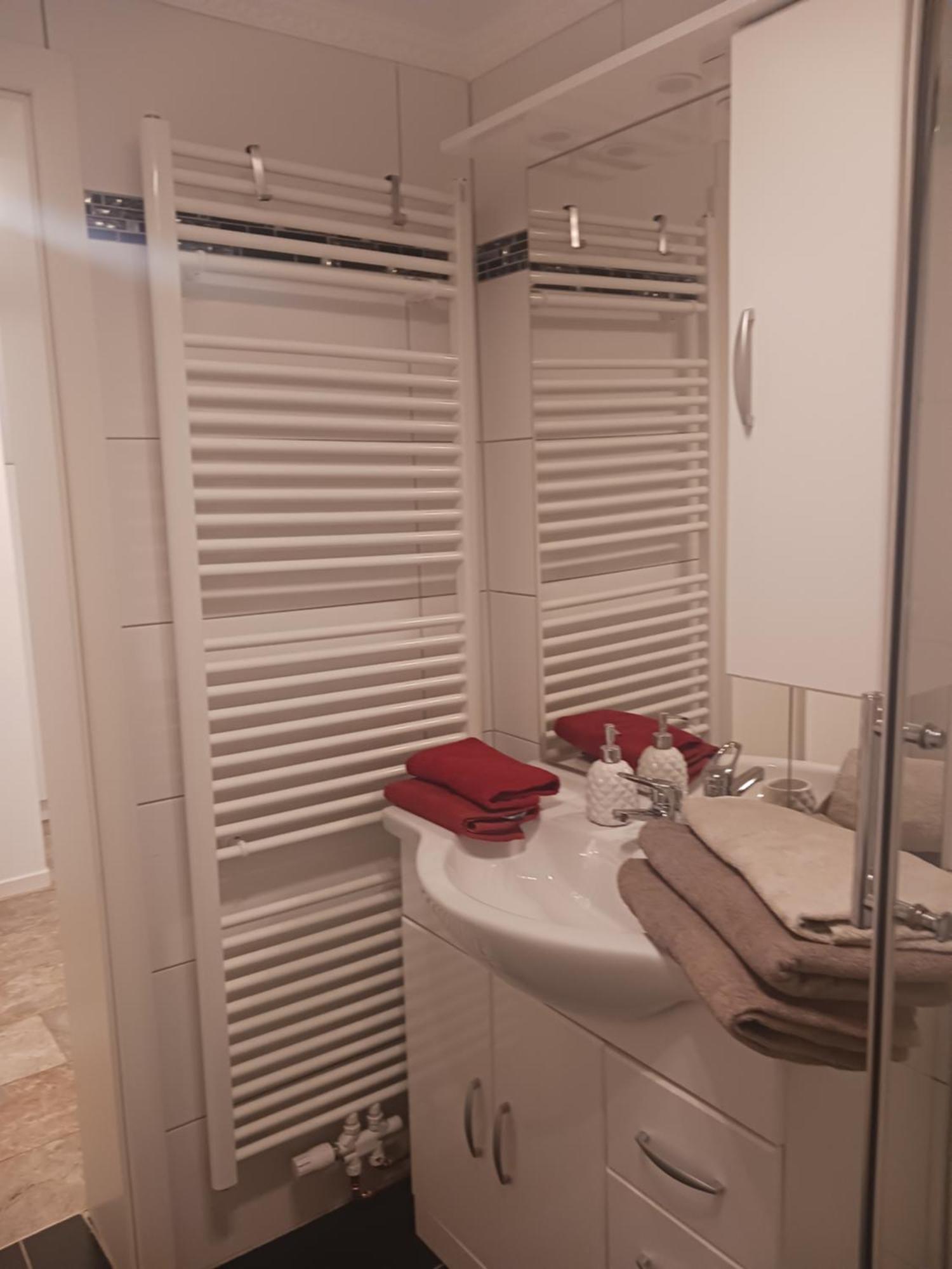 Moderne Wohnung In Ruhiger Lage Stolberg  Exteriör bild